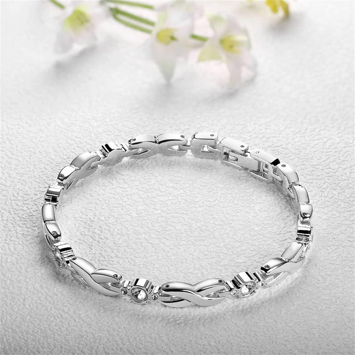 Women Crystal Watch with 3 Bracelets Set Quartz Wrist Watches Bangle Jewelry 4Pcs/Set for Ladies